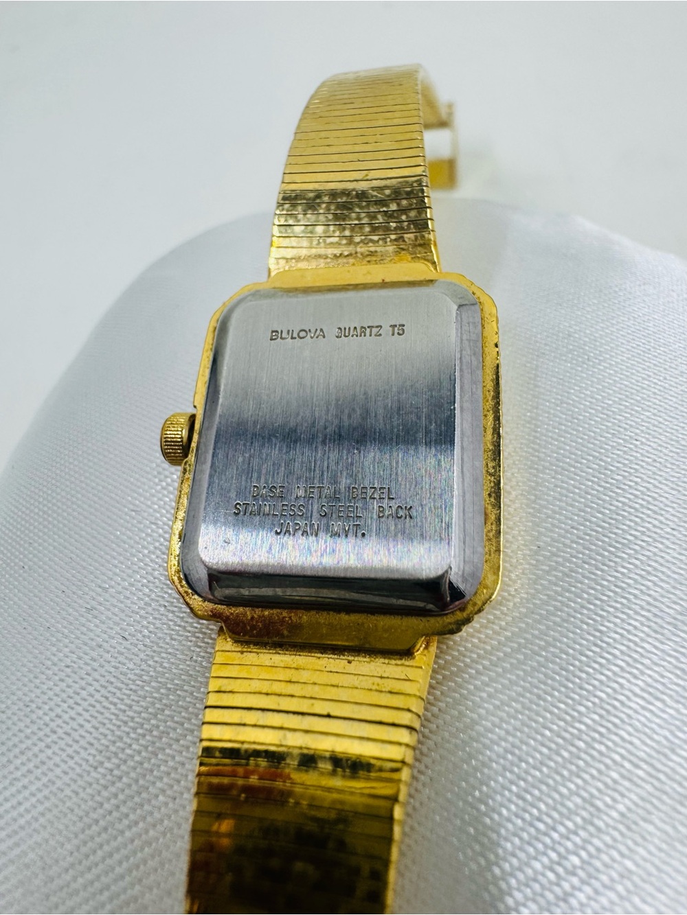 Bulova Vintage Women's Gold-Tone Quartz Dress Watch - Picture 12 of 13